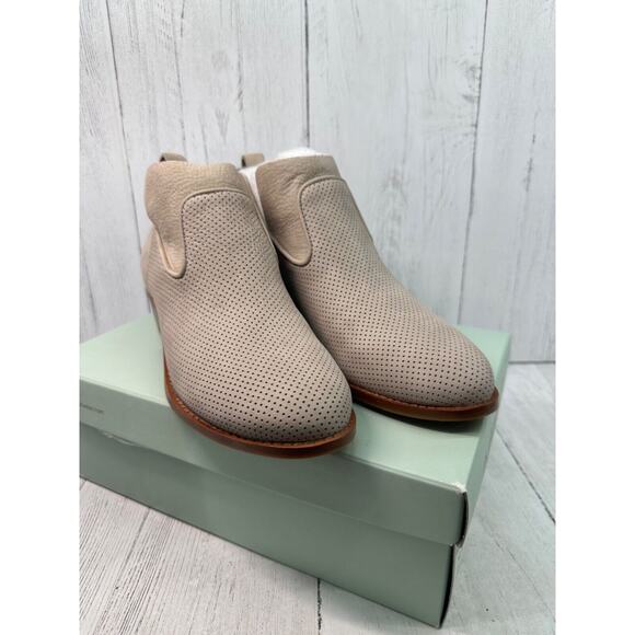 Nurture NEW Ankle Leather Mesh Booties Carnes Gris Taupe Sz 7.5 in Box Side Zip - Picture 3 of 12